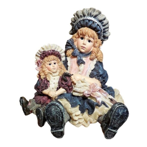 Yesterday's Child Figurine The Victorian Series ‘What is a Friend” 1995 Boyds Co - Picture 2 of 9